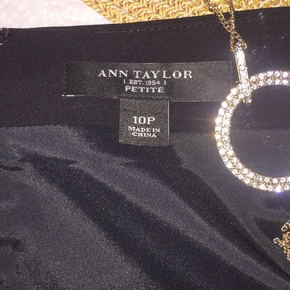 Ann Taylor black pencil skirt - Picture 3 of 6